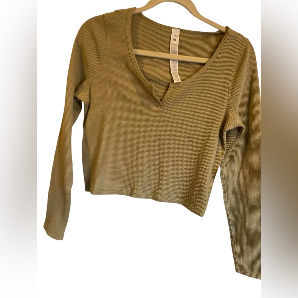 Lululemon long sleeve cropped top GREEN Size 6 - Picture 2 of 4